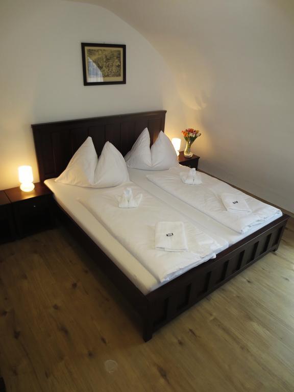 Hotel Hubertus Valtice Rum bild