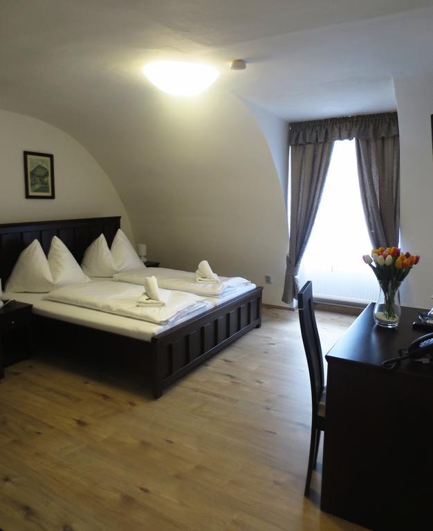 Hotel Hubertus Valtice Rum bild
