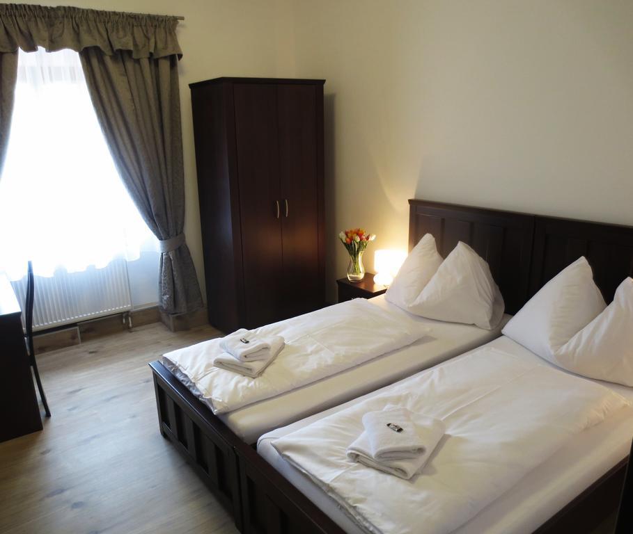 Hotel Hubertus Valtice Rum bild